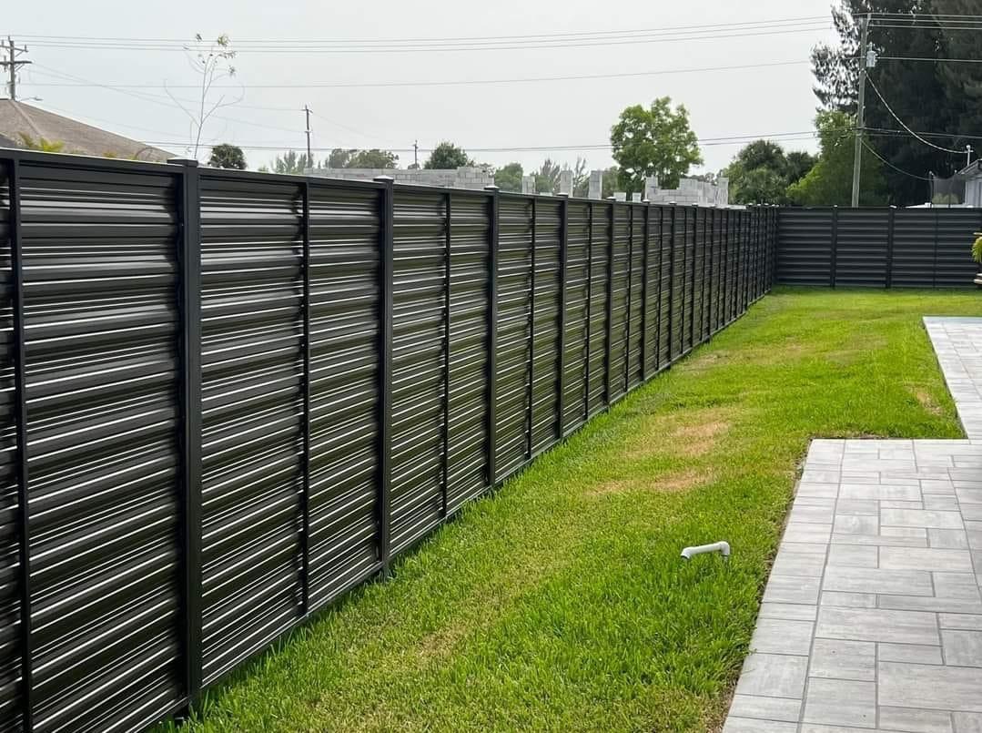 Horizontal Black Slat